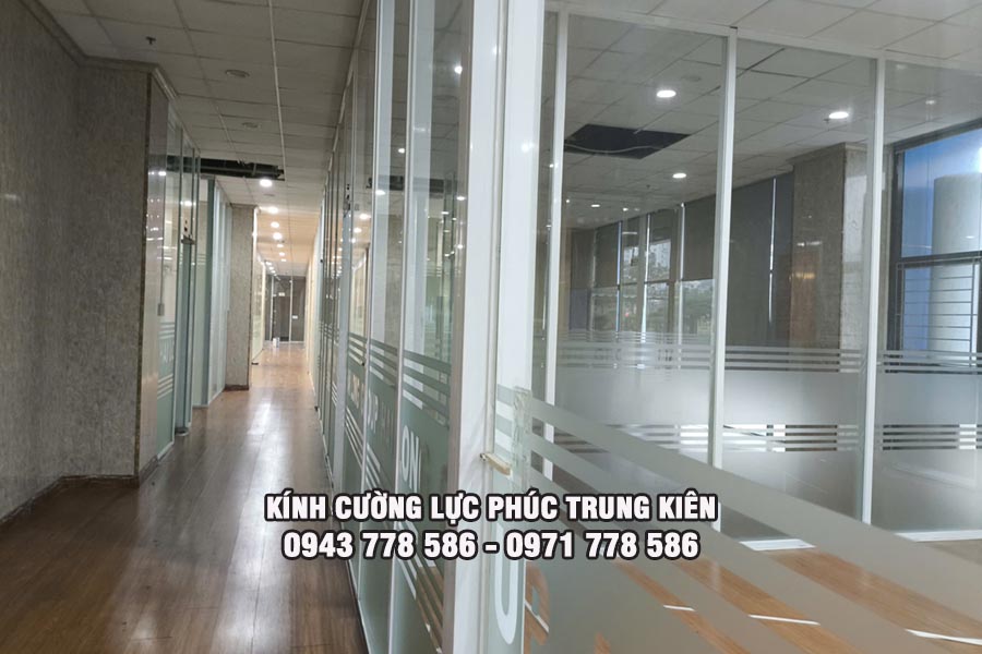 kính cường lực chống ồn